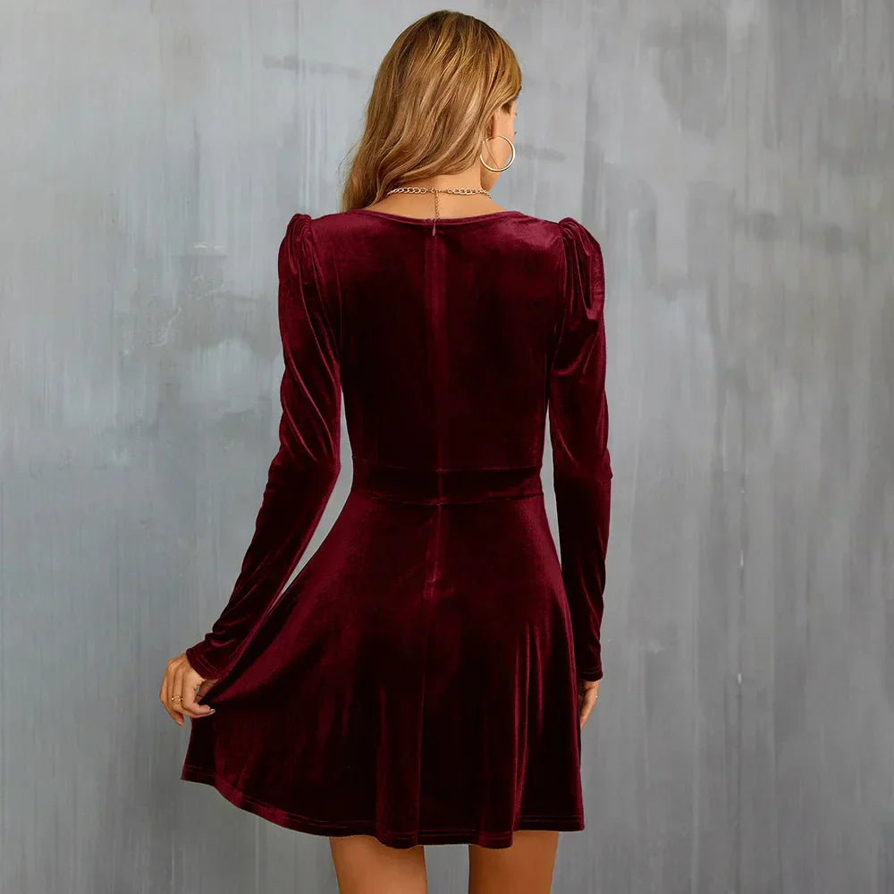 Ella - Midi Party Dress made of Velvet with Long Sleeves